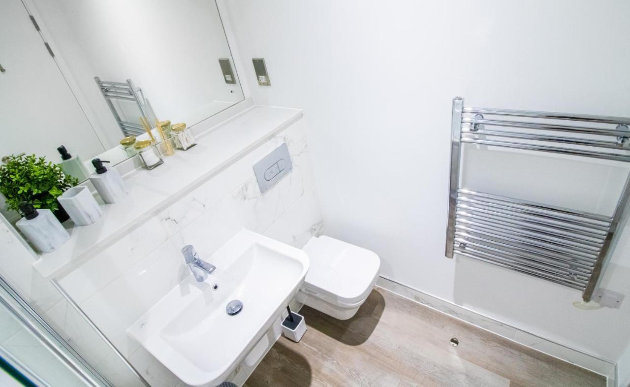 Beautiful Place - 2 Bedroom Apartment On Broad Street เบอร์มิงแฮม ภายนอก รูปภาพ
